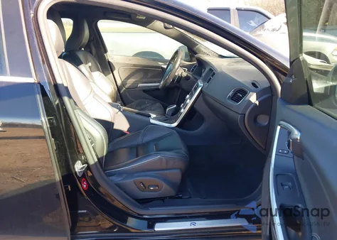 2017 Volvo S60 T6 R-Design Platinum из США, поврежденный, VIN YV149MTSXH2432231